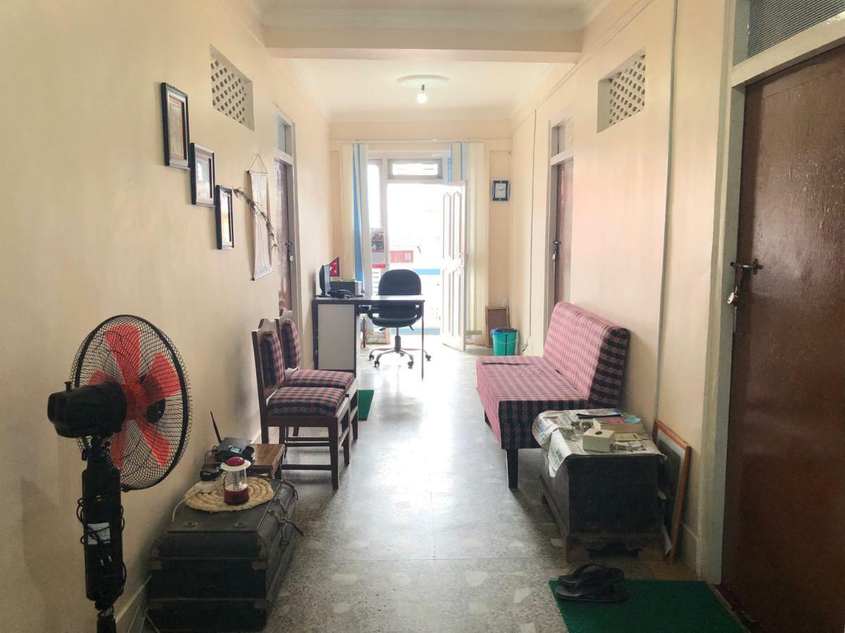 Gorkha Chhen Bed & Breakfast Extérieur photo